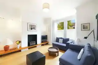 10 Beversbrook Road, photo 4