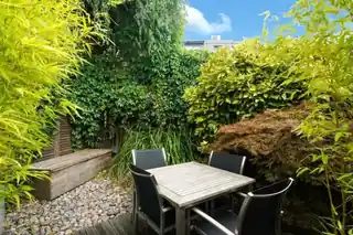 10 Beversbrook Road, photo 3