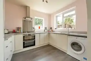 10 Buckingham Road, photo 3