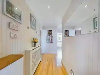 10 Cambria Close, photo 2