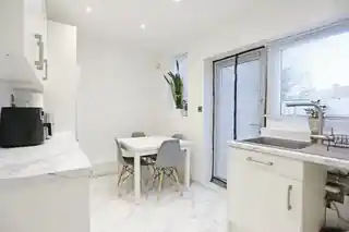 10 Chaplin Road, photo 3