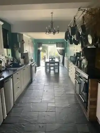 10 Chesterfield Road, photo 3