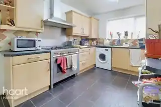10 Courtenay Gardens, photo 4