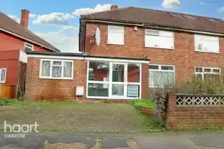 10 Courtenay Gardens, photo 2