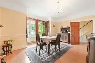 10 Dalmeny Road, photo 4