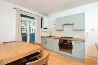 10 Daphne Street, photo 3