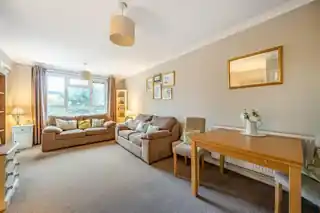 10 Denmark Gardens, photo 2
