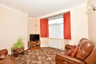 10 Downshall Avenue, photo 3