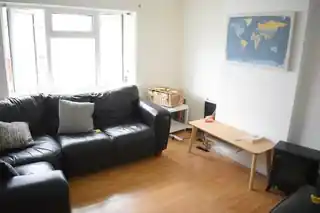 10 Ellerton Road, photo 3