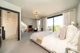 10 Erlesmere Gardens, photo 4