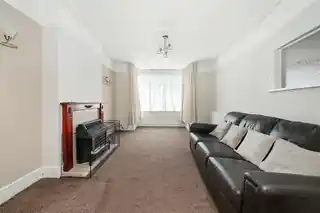 10 Foxley Gardens, photo 2