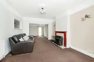 10 Foxley Gardens, photo 3