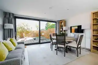 10 Glentham Gardens, photo 3