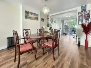 10 Grenville Gardens, photo 3
