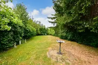 10 Haynes Road, photo 2