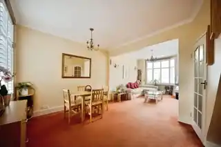 10 Henley Road, photo 2
