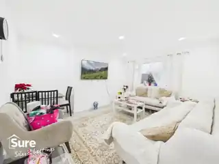 10 Hill Close, photo 3
