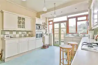 10 Hounslow Avenue, photo 3