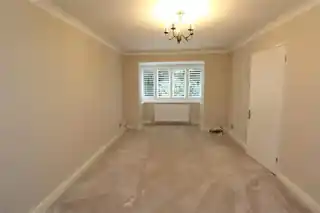 10 Ives Gardens, photo 2