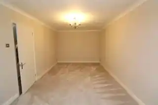 10 Ives Gardens, photo 3