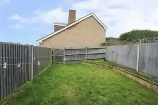 10 Knoll Crescent, photo 4