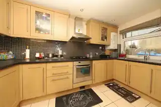 10 Knoll Crescent, photo 3