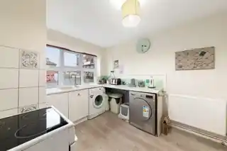 10, Lanark Court, Newmarket Avenue, photo 3