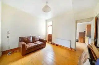 10 Little Ilford Lane, photo 2