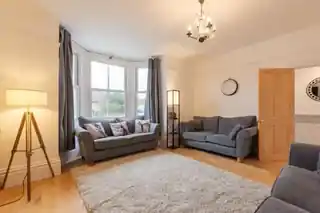 10 Longlands Park Crescent, photo 4