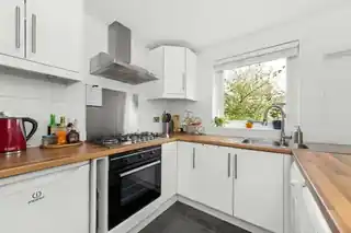 10 Loxley Close, photo 3