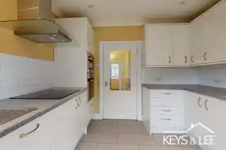 10 Maidstone Avenue, photo 3