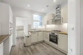 10 Mandrake Road, photo 2