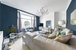 10 Marvels Lane, photo 2