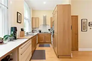 10 Mcauley Close, photo 4