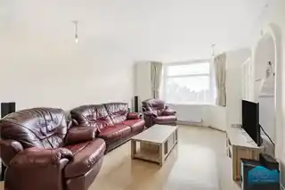 10 Milton Avenue, photo 2