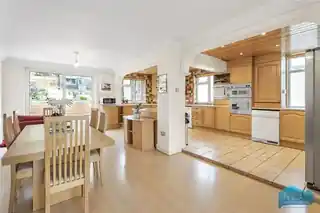 10 Milton Avenue, photo 3
