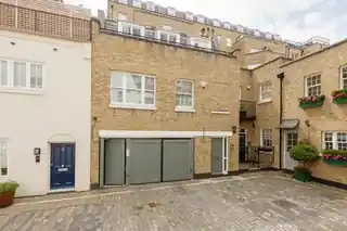 10 Montagu Mews West, photo 2