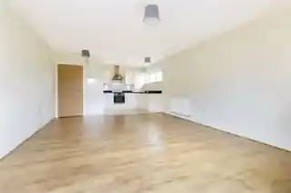 10, Needham Court, Blagrove Road, photo 2
