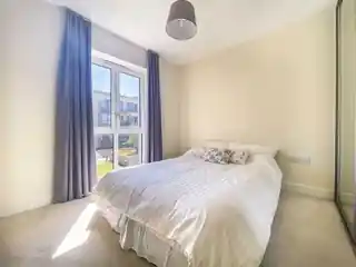 10, Needham Court, Blagrove Road, photo 3