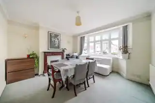10 Oak Gardens, photo 3