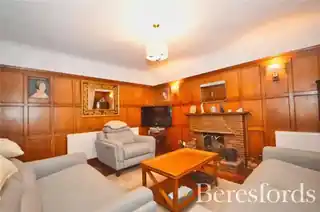 10 Parkway, photo 3
