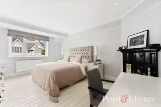 10 Powis Gardens, photo 2