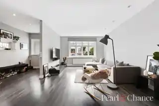10 Powis Gardens, photo 3