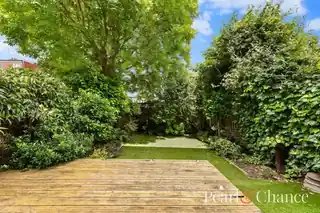 10 Powis Gardens, photo 4