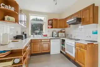 10 Priory Way, photo 4