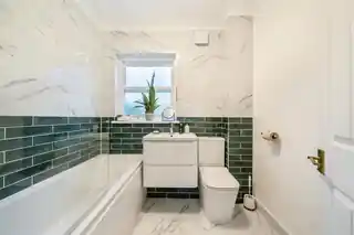 10 Quadrangle Mews, photo 3
