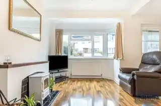 10 Ranmoor Gardens, photo 3