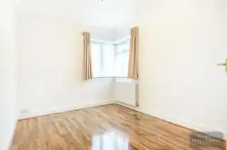10 Ranmoor Gardens, photo 4