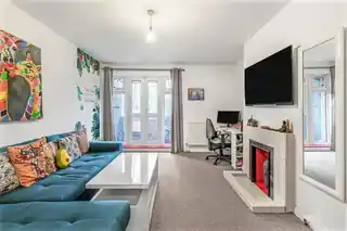 10 Ravens Way, photo 2