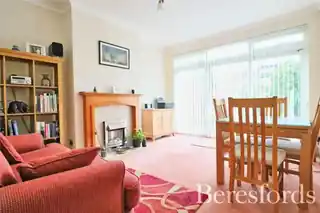 10 Repton Gardens, photo 4
